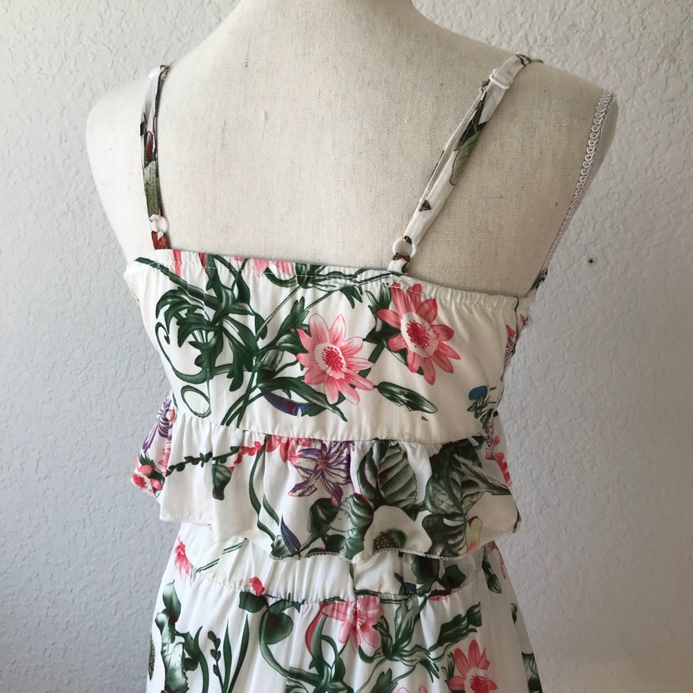 WHITE FLORAL CROPPED BUSTIER TOP SHORTS CO ORD SET - Picture 10 of 15